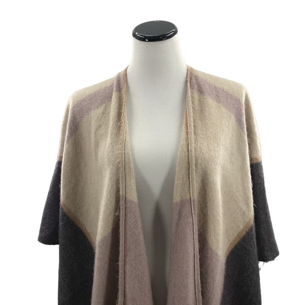 Woolrich Raegan Plaid Cozy Blanket Wrap - Picture 4 of 9